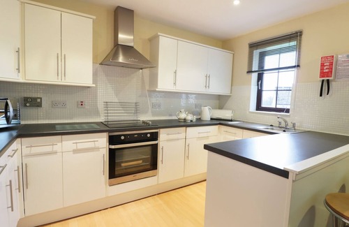 Dailly Cottage | SAVITA COTTAGE, family friendly, with pool in Dailly