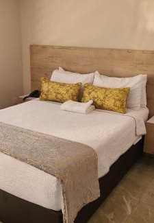 Jwaneng House | Sawa Sawa Lodge