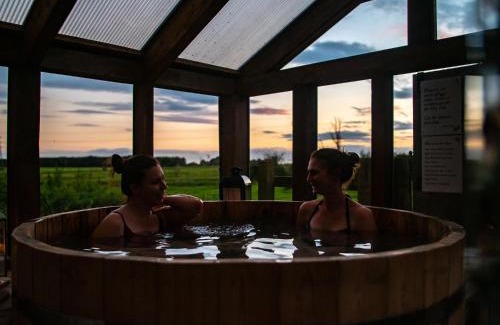Scunthorpe Bed & Breakfast | Sawcliffe Manor Country House with Spa, Free Parking, Catering, Self Checkin, Farmstay