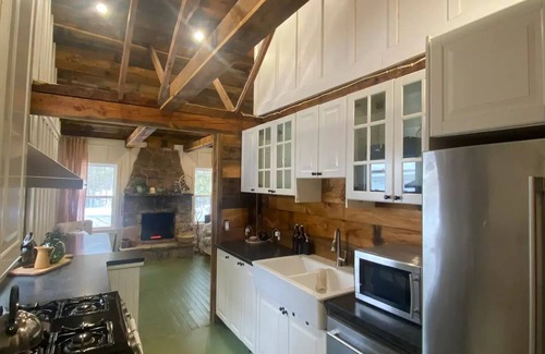 Gravenhurst Cottage | Sawdust city haus