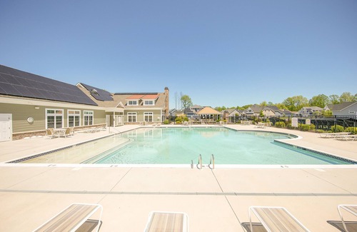 Sawgrass South House | Sawgrass at White Oak Creek townhome with on-site pool, gym, & sports courts