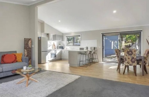 Sawmill Settlement House | Sawmill Chalet - Located base of Mt Buller