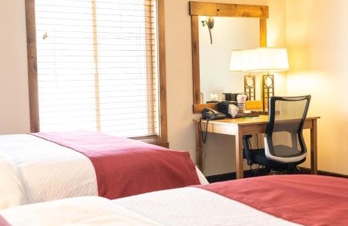 Island Park Hotel | Sawtelle Mountain Resort