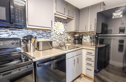 Snowshoe Condo | SC 5109: Powder Peak Escape | Cozy Nights & Warm Fireplace