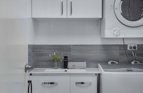 Scarborough Apartment | Scarborough Escape!
