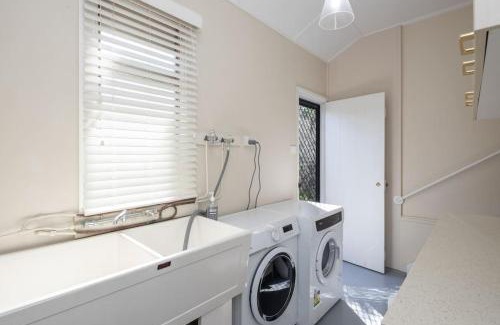 Scarborough Apartment | Scarborough Waterfront 2-bedroom Cottage