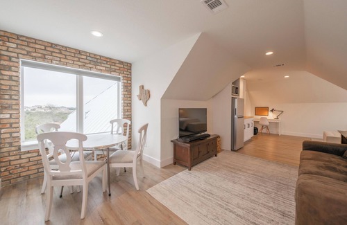 Austin Apartment | Scarlet Ridge Retreat | Near Wineries & DT Austin!