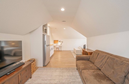 Austin Apartment | Scarlet Ridge Retreat | Near Wineries & DT Austin!