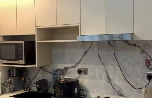 Monrovia House | Scarlett Apartments