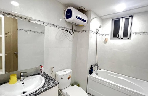 Phu My Hung Apartment | Scenic 2-bedrooms with Pool and Street View
