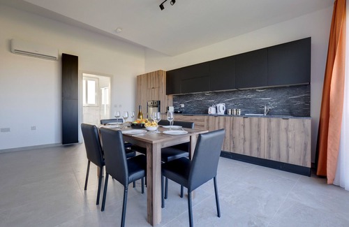 Ghaxaq Apartment | Scenic 2BR Apartment in a Tranquil Area