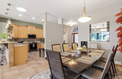Plymouth House | Scenic 3-bedroom house in lovely Apopka with AC, WiFi and beautiful natural view