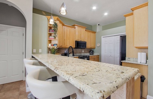 Plymouth House | Scenic 3-bedroom house in lovely Apopka with AC, WiFi and beautiful natural view