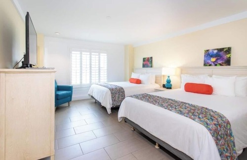 Christiansted Hotel | Scenic Harbor View | 4 Queen Rooms | Group-Friendly Stay Near Attractions