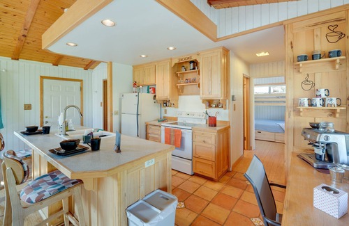 Kernville House | Scenic Kernville Getaway w/Deck & Mountain Views!