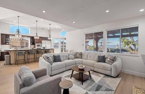Bonita House | Scenic Luxury Oasis: Views, Pool, Spa, Game & Movie Rms
