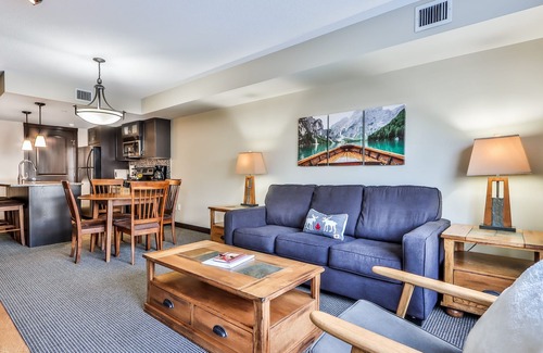 Copperstone Resort Condo | Scenic Mountain *Outdoor Hot Tub* 1 Bedroom + Den