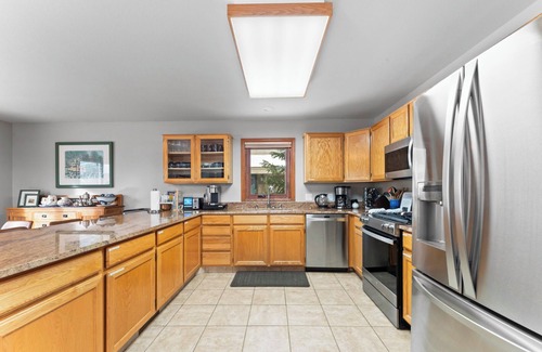 Willow Grove House | Scenic Mountain Views from Private Deck and Hot Tub, Gas Burning Fireplace!