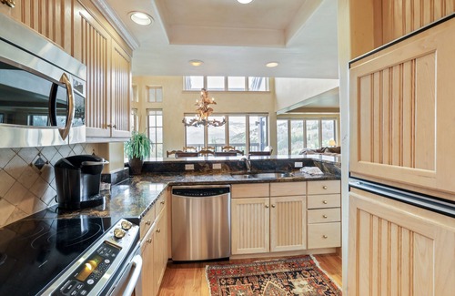 Beaver Creek Condo | Scenic Penthouse Condo for 10, Ski In at Pines Lodge! by RedAwning