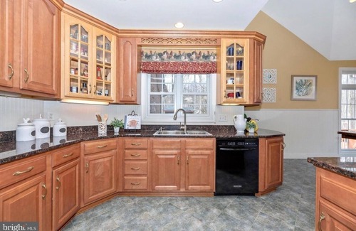 Frederick House | Scenic Private Escape with Modern Comforts Nestled Near DC, Appalachian & More.
