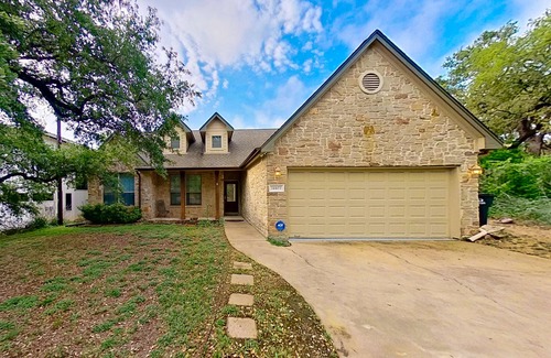 Apache Shores House | Scenic retreat with fenced yard, patio, central AC, & washer/dryer