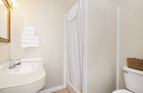 Lansing Hotel | Scenic Valley Motel