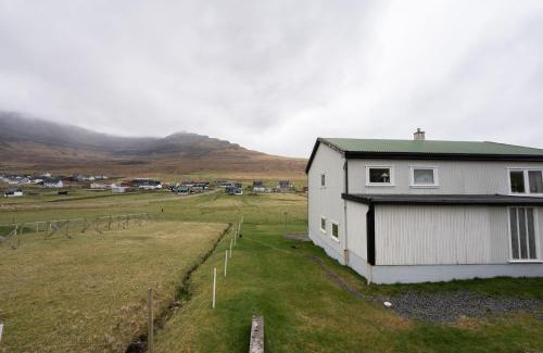 Vidareidi House | Scenic Village/Nature/Cozy House/4 BR