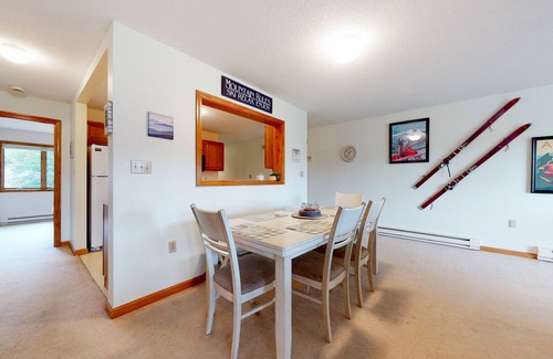 Intervale House | Scenic year-round retreat with amazing mountain views & tennis courts