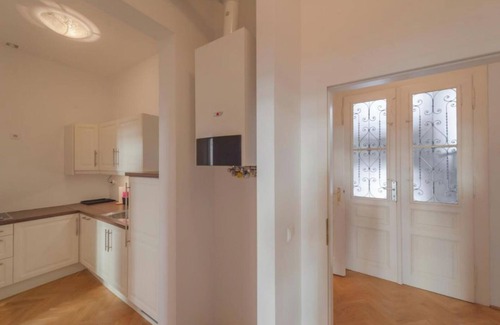 Vienna Apartment | Schönbrunn Palace Beautiful 1 bedroom apartment