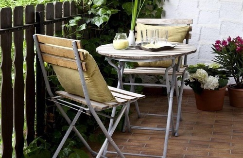 Nennslingen Apartment | Schöne, entspannte Tage mit Kaminofen und Balkon