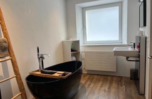 Poschiavo Apartment | Schöne, sonnige Parterrewohung 3 Zi. mit Garten