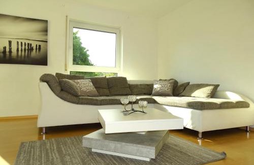 Rudersberg Apartment | Schöne Wohnung bis 6 Personen - Zentral - WLAN - Küche - TV