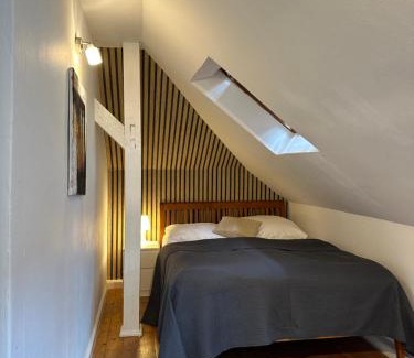 Burgeresch Apartment | Schönes City-Apartment mit 2 Schlafzimmer, Parkplatz, ruhig und hell, D46-DG