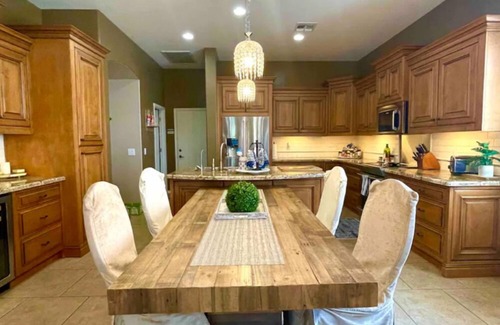 Chandler House | 🌴☀️SChandler 1-Story 4Bdrm, Pool 🏊‍♂️ Game-room 🏓 For Digital NoMads and Families