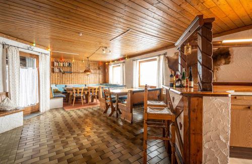 Vorderglemm House | Schanzerhütte