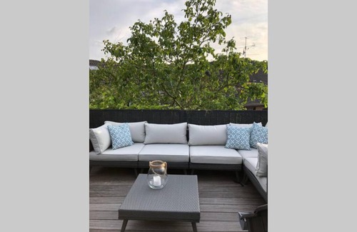 Thomasberg Apartment | Schicke Landhauswohnung mit Dachterrasse