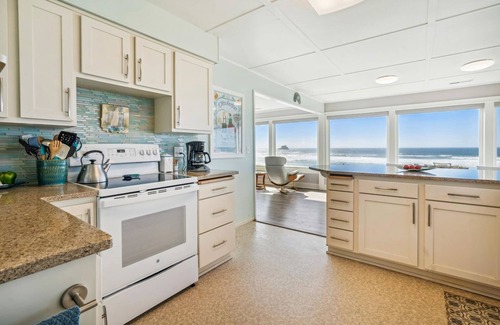 Arch Cape House | Schilling Beach House - Beachfront! - Beachcomber Vacation Homes