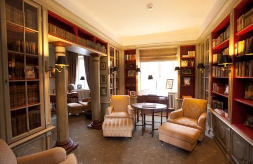 Lohmar Hotel | Schloss Auel Boutique Hotel & Design Golf Lodge