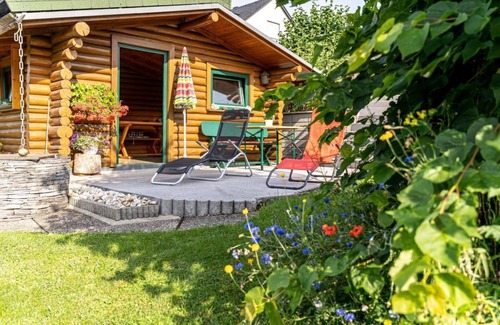 Gemuenden Apartment | Schlossblick holiday apartment - apartment/apartment, shower and bathtub, non-smoking