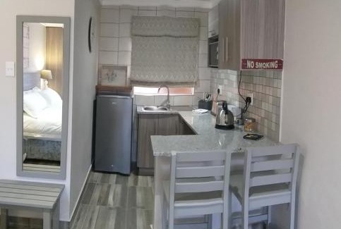 Fichardt Park Apartment | Schnehage Self Catering