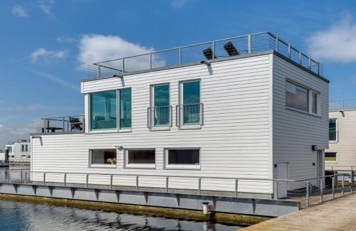 Olpenitz House | Schwimmendes Ferienhaus Swimming Lounge