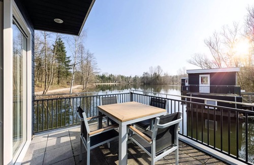 Bispingen House | Schwimmendes Haus für 4 Personen