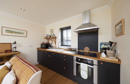 Glen Urquhart Cottage | Scottish Highlands - Tranquil & Cosy Rural Cottage, surrounded by wildlife
