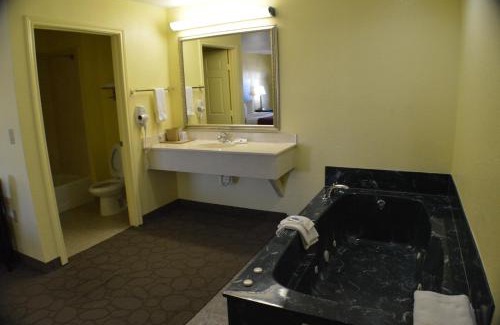 Fort Worth Hotel | Scottish Inns Fort Worth