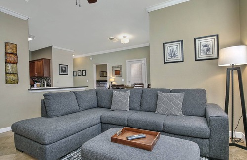 Paradise Valley Village Condo | Scottsdale Condo ,Ground Floor, Fast Wi-Fi, King Bed, Hot tub/Pools, Gated