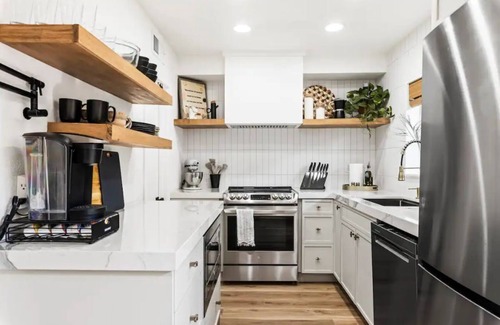 Security Acres House | Scottsdale Loft Walk to Old Town Perfect Location!