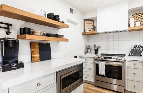 Security Acres House | Scottsdale Loft Walk to Old Town Perfect Location!