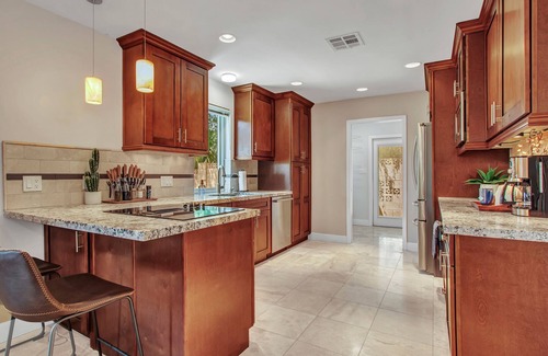 Scottsdale Country Acres House | Scottsdale Playhouse | Pool & Mini Golf in OldTown