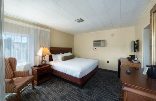 Lake George Resort | Scotty's Lakeside Resort