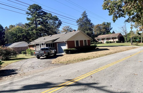 Pendleton House | Screened in Porch, Fenced Yard, Close to it All